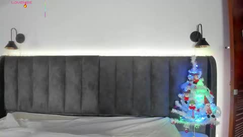 Laura online show from 11.23.25