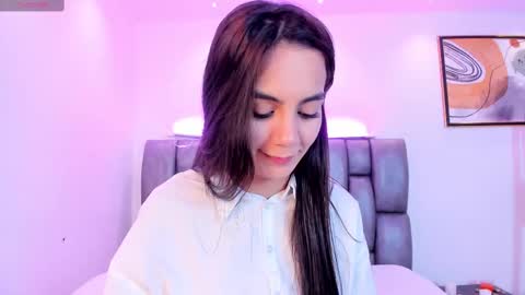 Snapshot of martina_mancinii chatting on 11.15.25 Martina online show from 11.15.25