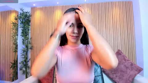 Snapshot of martina_mancinii chatting on 11.30.25 Martina online show from 11.30.25