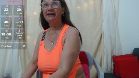 Snapshot of martina_miller_ chatting on 11.18.25 Martina online show from 11.18.25