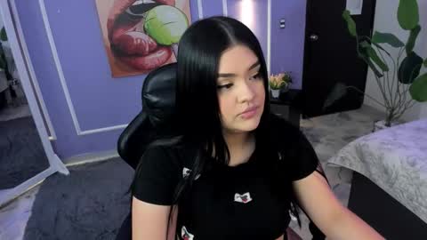 Snapshot of martina_saenz1 chatting on 11.12.25 Martina online show from 11.12.25