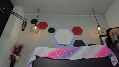 Snapshot of martinaclark chatting on 11.05.25 Martina online show from 11.05.25