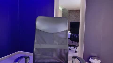 Snapshot of martinagarcia__ chatting on 12.15.25 Martina Garcia online show from 12.15.25