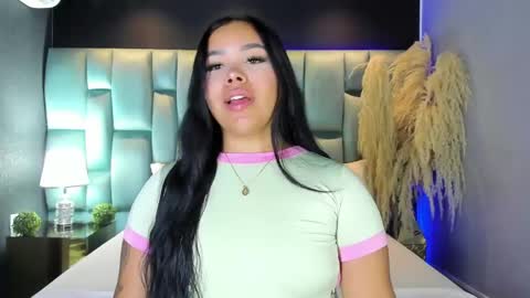 Snapshot of martinagarcia__ chatting on 04.18.26 Martina Garcia online show from 04.18.26