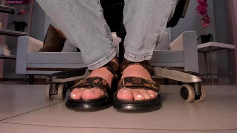 Martinna Bonnet online show from 02.28.25