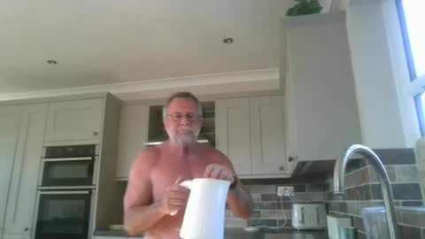 Snapshot of martinrgbxxxx chatting on 07.01.26 martinrgbxxxx online show from 07.01.26