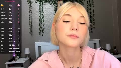 Lisa online show from 02.24.26