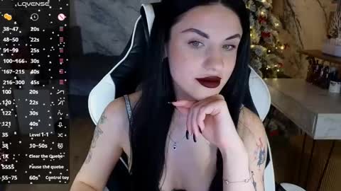 Snapshot of mary___moore chatting on 12.24.24 Maria online show from 12.24.24