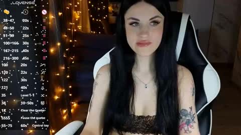 Snapshot of mary___moore chatting on 01.24.25 Maria online show from 01.24.25