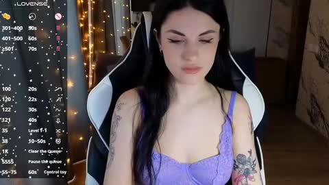 Snapshot of mary___moore chatting on 02.11.25 Maria online show from 02.11.25