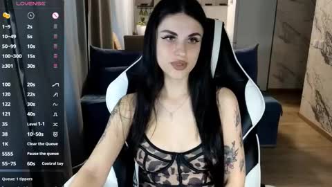 Snapshot of mary___moore chatting on 10.19.25 Maria online show from 10.19.25