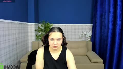 Snapshot of mary_f0x chatting on 05.23.26 Mary fox online show from 05.23.26