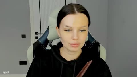 mary_jain13 online show from 10.13.25