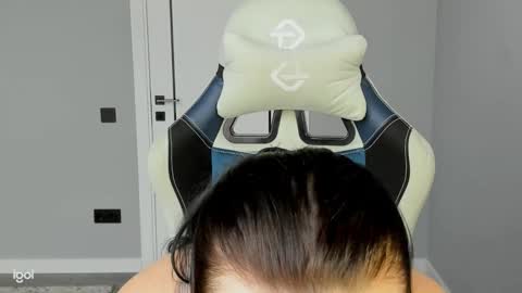 mary_jain13 online show from 10.21.25