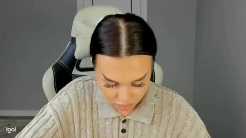 mary_jain13 online show from 10.22.25