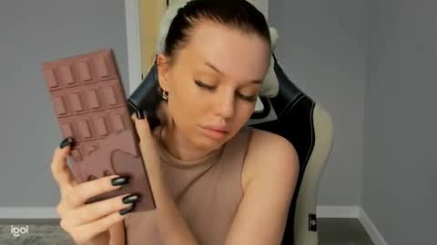 mary_jain13 online show from 10.24.25