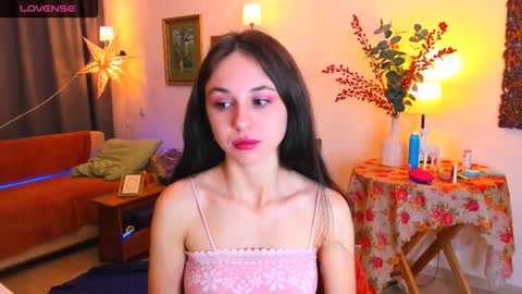 Snapshot of mary_marlow chatting on 09.27.25 Mary online show from 09.27.25