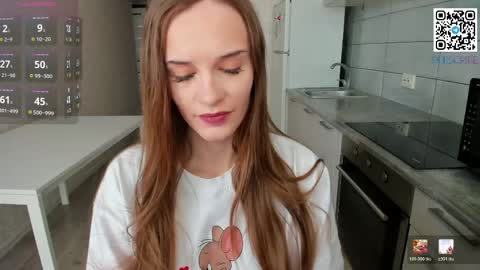 Snapshot of mary_meys chatting on 05.07.26 Mary Mey online show from 05.07.26