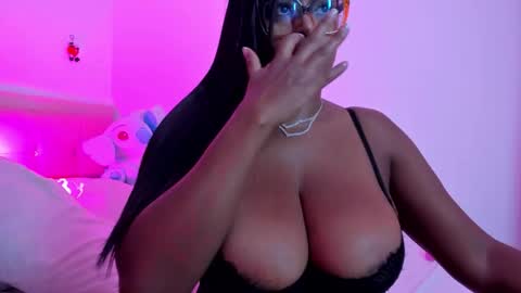 Snapshot of maryalelove chatting on 09.19.25 Marya online show from 09.19.25