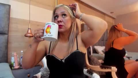 maryhawkey online show from 04.02.26