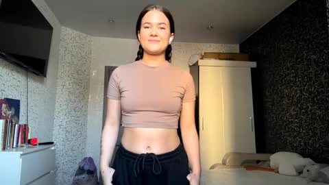 Snapshot of maryjanerowlett chatting on 02.17.26 Lola online show from 02.17.26