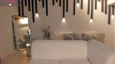 Snapshot of marylewis_ chatting on 03.05.25 Mary online show from 03.05.25