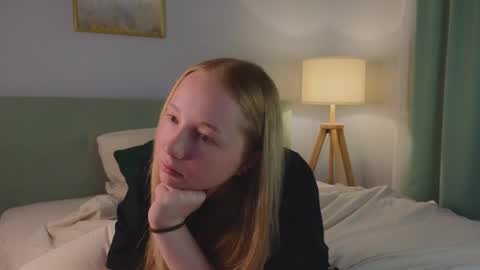 Laura online show from 12.05.25