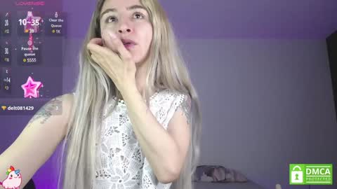 Snapshot of marylyrose chatting on 01.02.25 maryly rose online show from 01.02.25