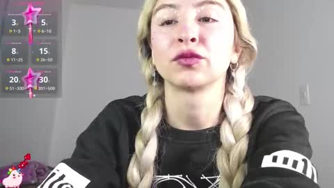 Snapshot of marylyrose chatting on 09.13.25 maryly rose online show from 09.13.25