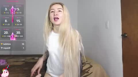 Snapshot of marylyrose chatting on 10.06.25 maryly rose online show from 10.06.25