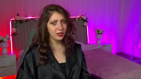 Snapshot of marymillerr chatting on 11.29.25 Mary Miller online show from 11.29.25