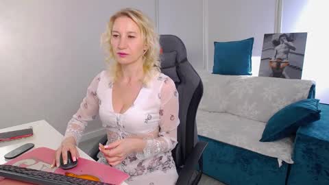 Mary online show from 04.05.26