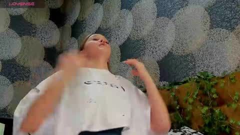 Snapshot of maryshiotta chatting on 02.07.25 Mary online show from 02.07.25