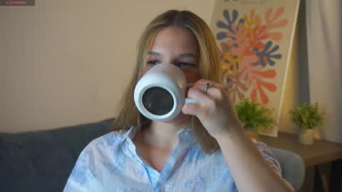 Snapshot of masakoamodei chatting on 02.18.26 Sunny online show from 02.18.26