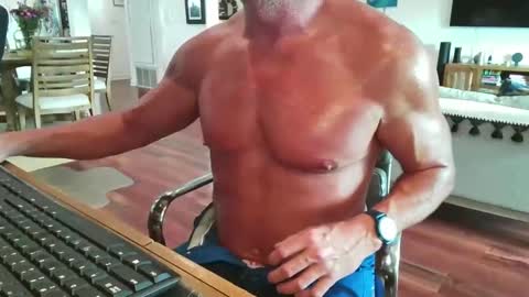 Snapshot of mascmuscle49 chatting on 12.13.25 mascmuscle49 online show from 12.13.25