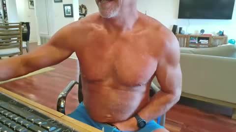 Snapshot of mascmuscle49 chatting on 04.07.26 mascmuscle49 online show from 04.07.26