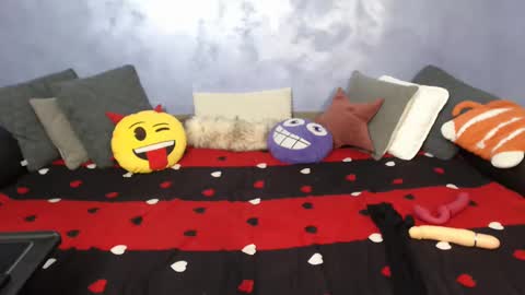 Nicolle online show from 01.07.25