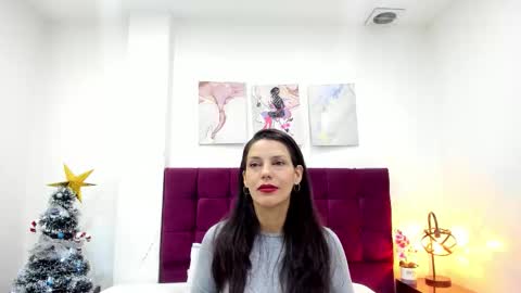 Snapshot of mashapink chatting on 12.16.25 MashaPink online show from 12.16.25