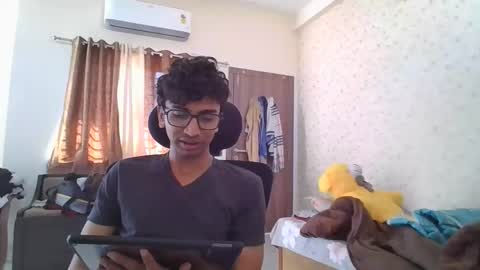 Mask Boy online show from 01.15.26