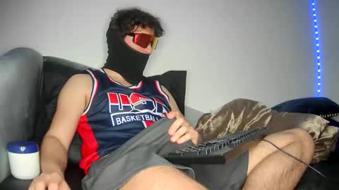 Snapshot of maskd_fckr chatting on 04.08.26 maskd_fckr online show from 04.08.26