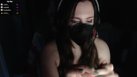 Snapshot of masked_angel_ chatting on 12.28.24 Angel online show from 12.28.24