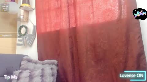 Snapshot of maskedgirl01 chatting on 12.13.25 Scarlet online show from 12.13.25