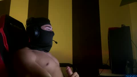 Snapshot of maskedheat_ chatting on 07.25.26 maskedheat_ online show from 07.25.26