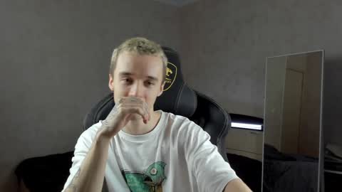 Snapshot of mason_warhol chatting on 12.13.24 Mason online show from 12.13.24