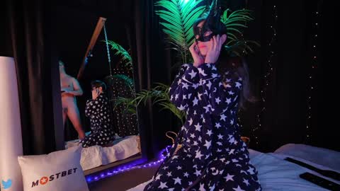 Snapshot of masqueradeporn chatting on 12.15.24 DickJane online show from 12.15.24