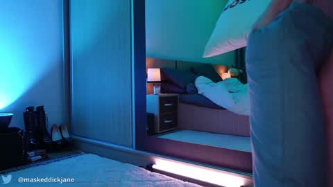 Snapshot of masqueradeporn chatting on 02.05.25 DickJane online show from 02.05.25