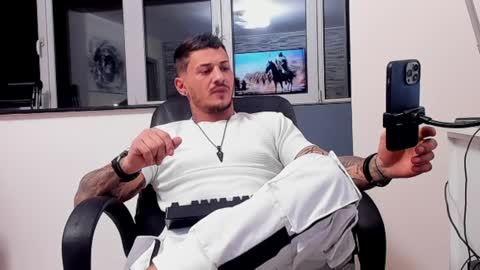 Snapshot of masterchris12 chatting on 12.11.24 masterchris12 online show from 12.11.24