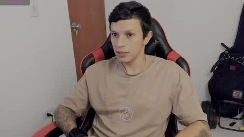 Snapshot of masterdave7 chatting on 10.04.25 Dave online show from 10.04.25