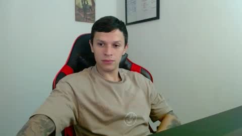 Snapshot of masterdave7 chatting on 11.23.25 Dave online show from 11.23.25