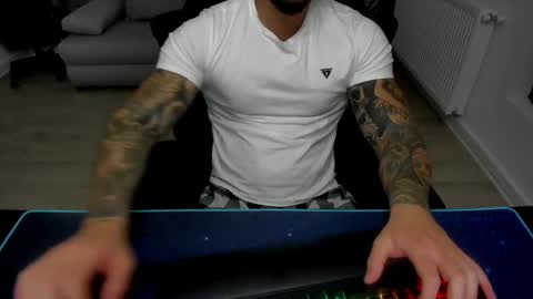 Snapshot of masterkingmuscle chatting on 02.09.25 masterkingmuscle online show from 02.09.25